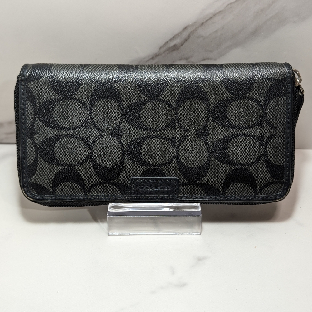 Coach Signature C Long Wallet EUC